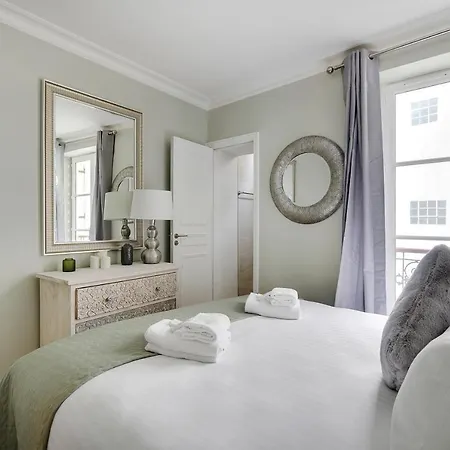 Pick A Flat'S Apartments In Montmartre - Rue Lepic Paris Exterior photo