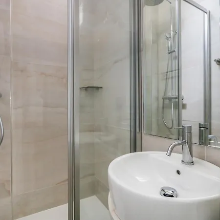Pick A Flat'S Apartments In Montmartre - Rue Lepic Paris Exterior photo